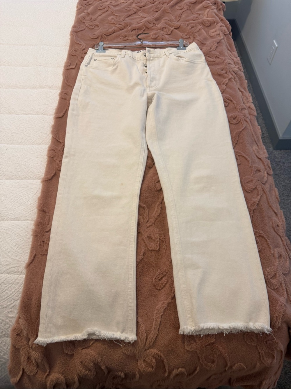 Agolde Off-White Relaxed Fit women’s cropped Jeans. Size 31
